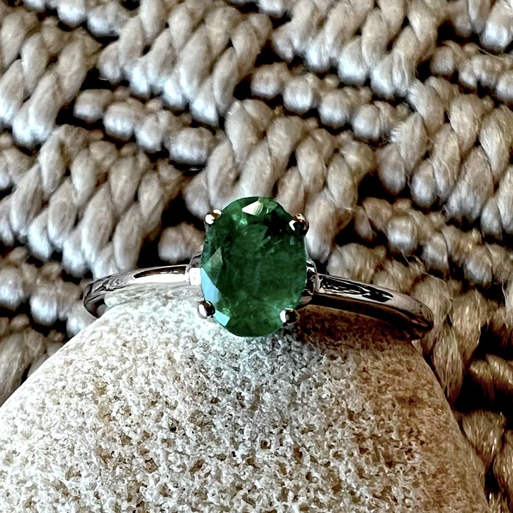 NWT 0.81 ct. Zambian Emerald Sterling silver Ring